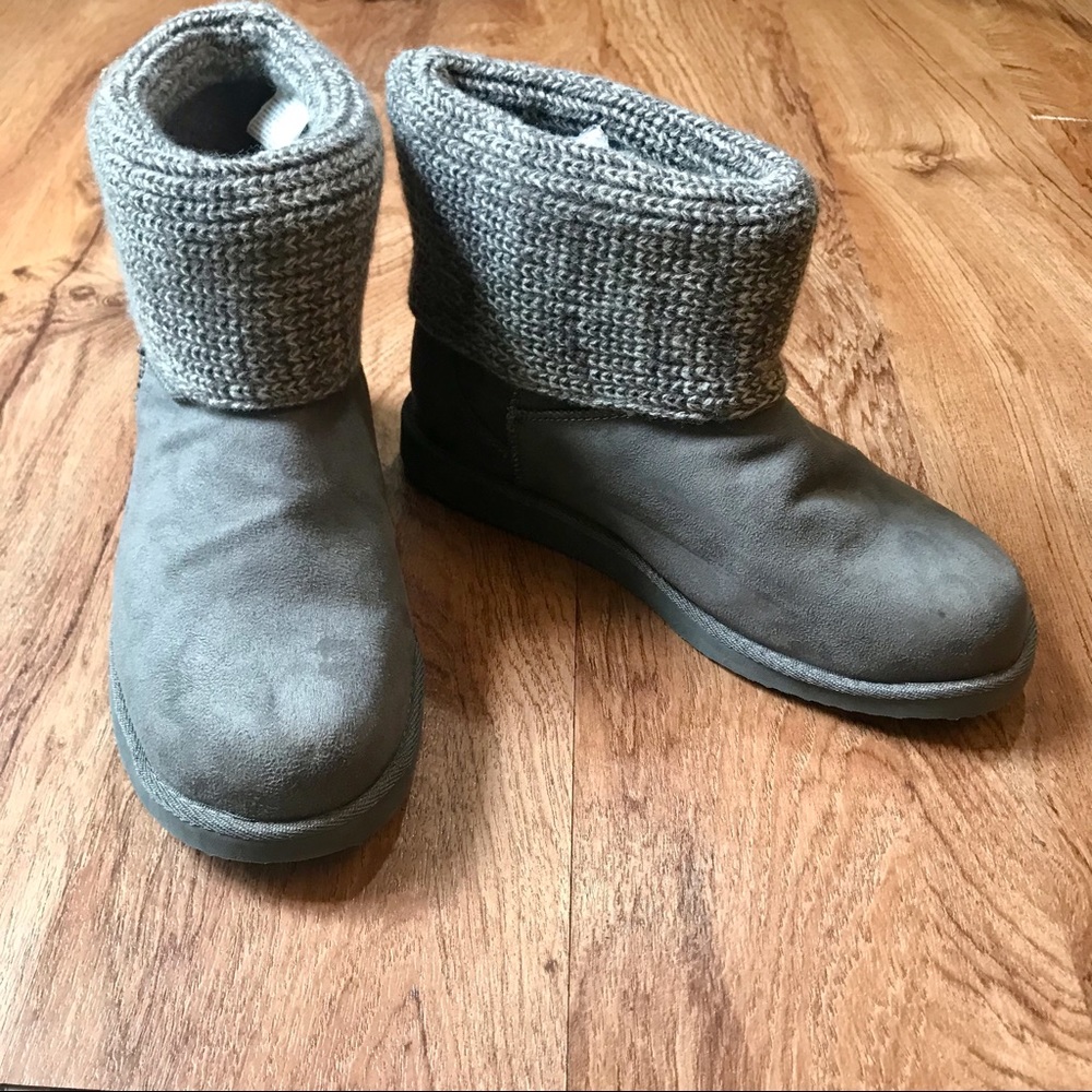 NWOT Old Navy Gray Suede Booties Size 7